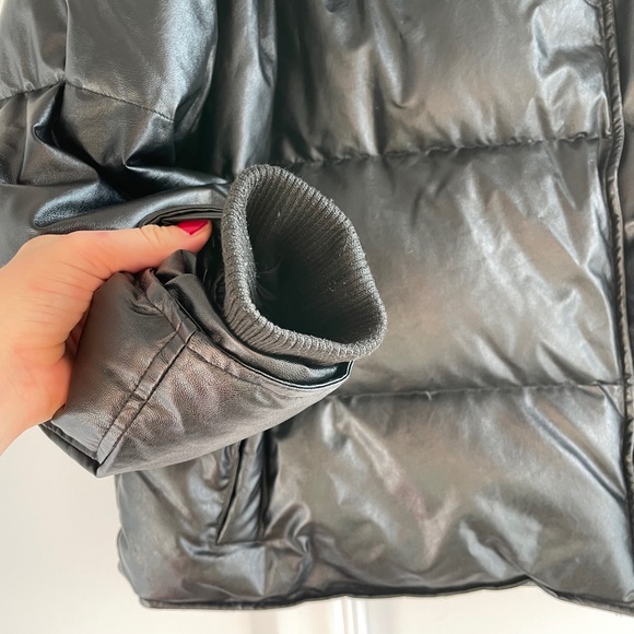 Oversize Hip Length Black Leather Puffer Jacket - Picture 11 of 13